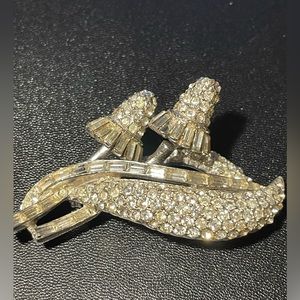 Vintage Ledo Rhinestone Brooch